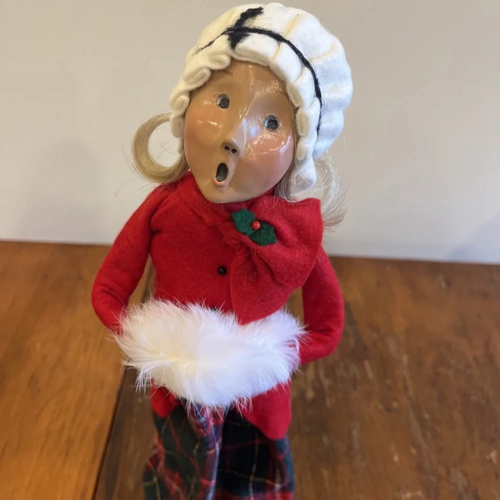 1993 BYERS CHOICE CHRISTMAS CAROLER Long Blond Hair, White Muff Red Plaid Outfit